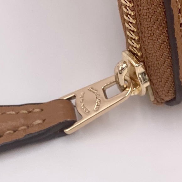 Coach Medium Id Zip Wallet With Diary Embroidery - Picture 10 of 12